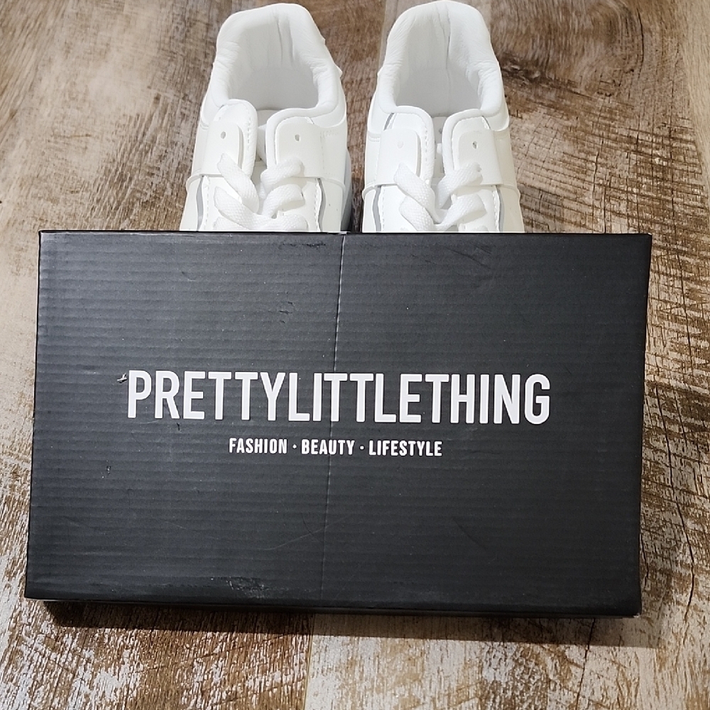 PrettyLittleThing Gray and White Platform Shoes - Picture 2 of 10